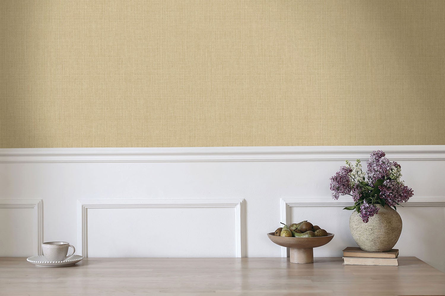 Intrade - Ormsby Texture ochre Tales of the Manor Tapet