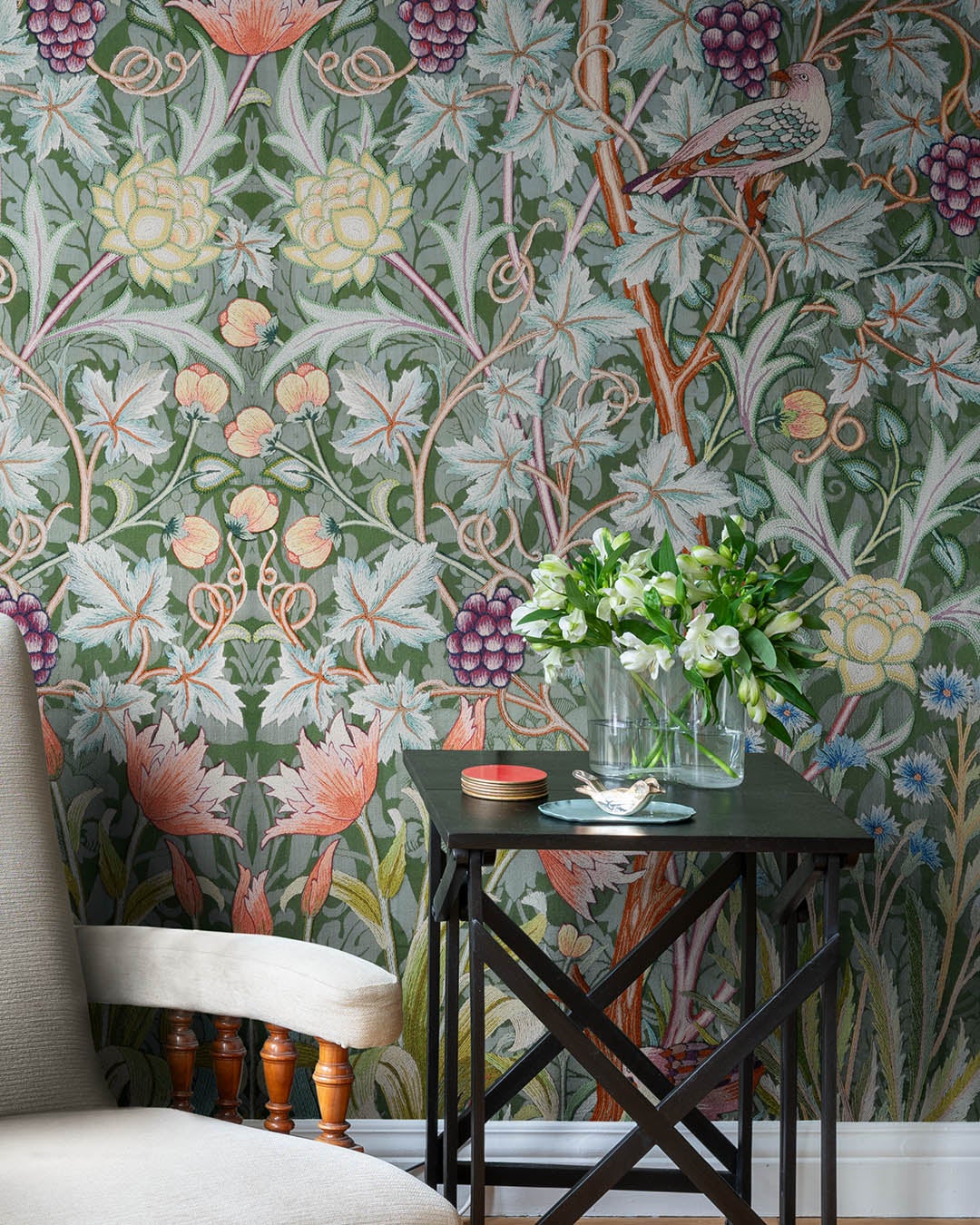 Midbec Tapeter - Vine Embroidery