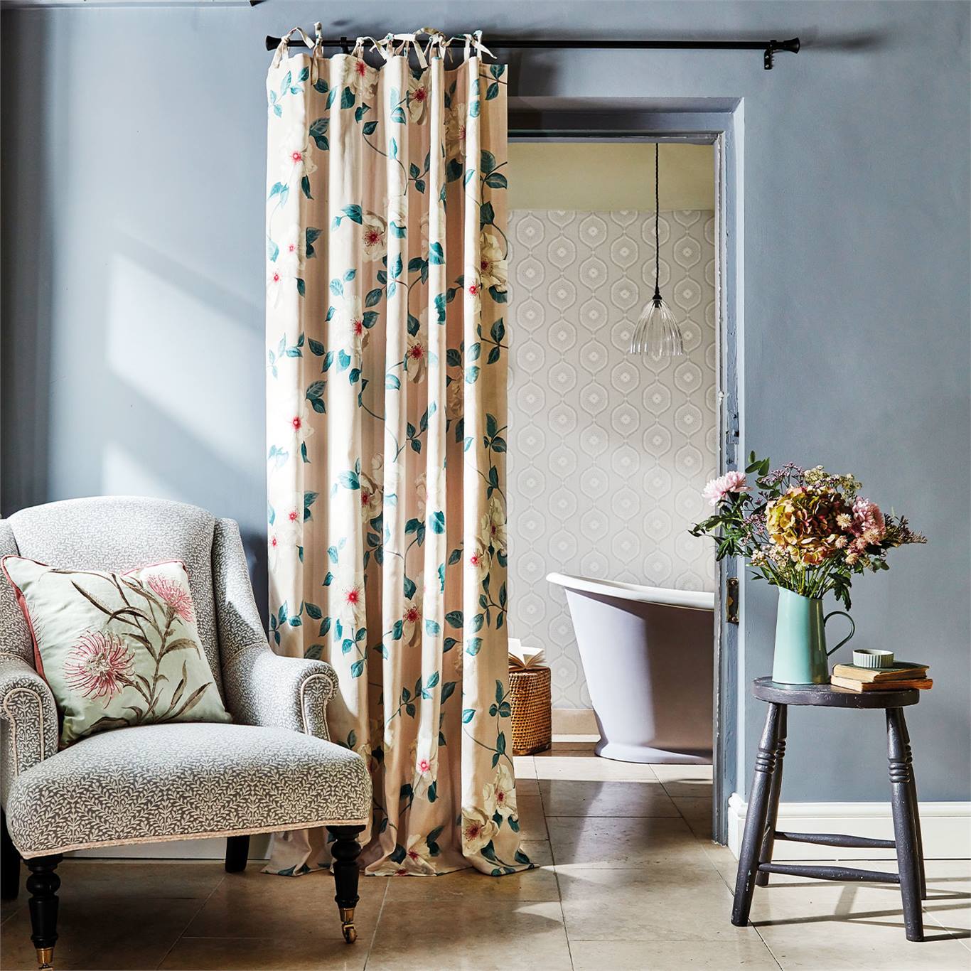 Sanderson - Milcombe Silver Littlemore Wallpapers