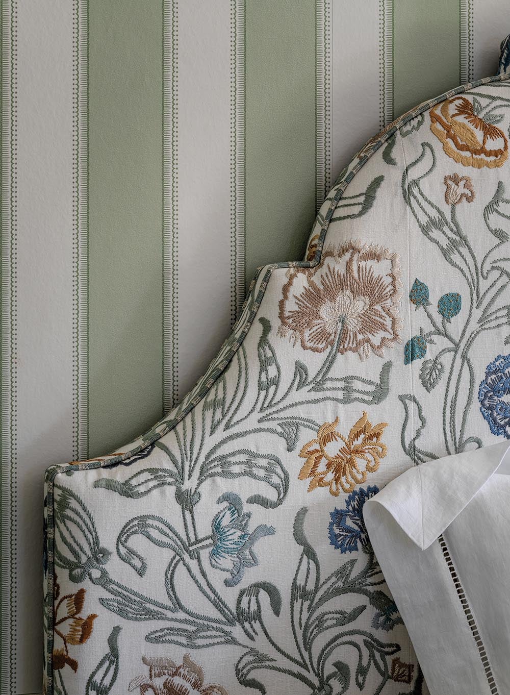 Nina Campbell - Sackville Stripe Green