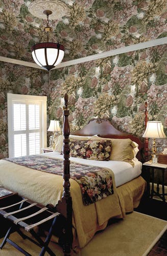 Intrade - Pinecrest Rust Green Tales of the Manor Tapet