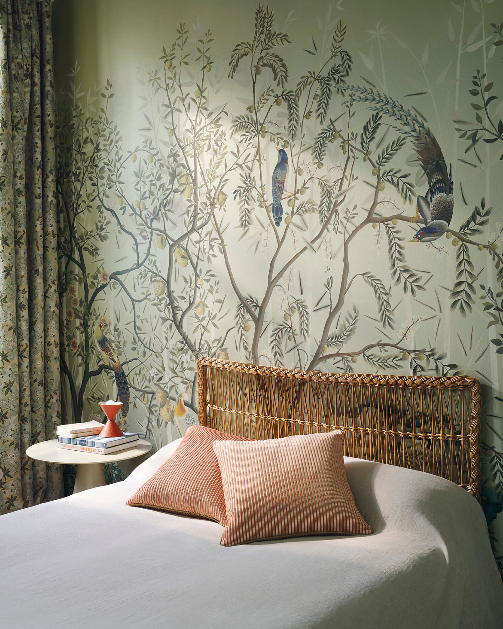 Manuel Canovas - La Voliere Laurier