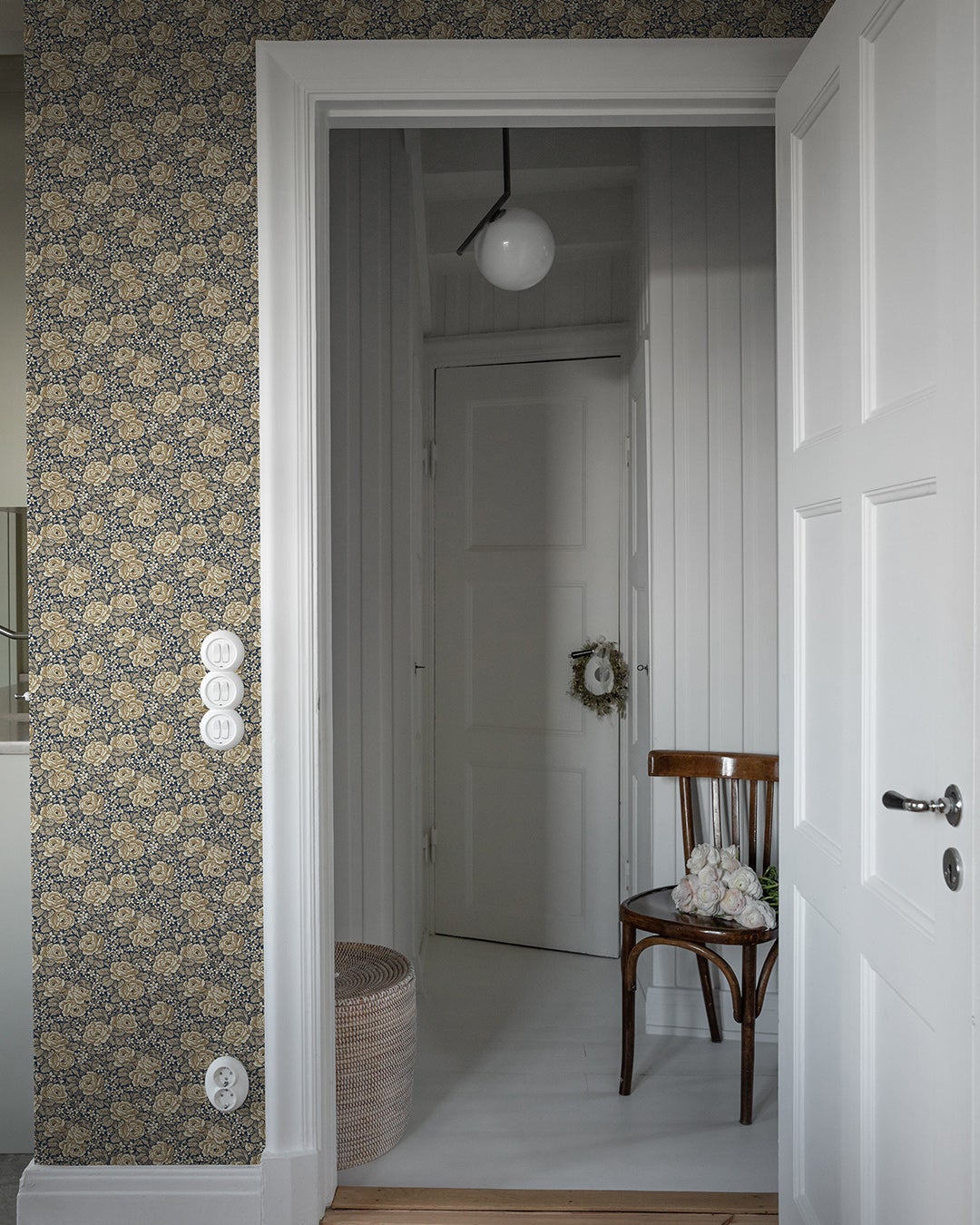 Midbec Tapeter - Rosengång