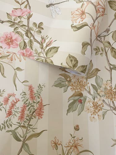 Intrade - Camberley Cream Coral Tales of the Manor Tapet