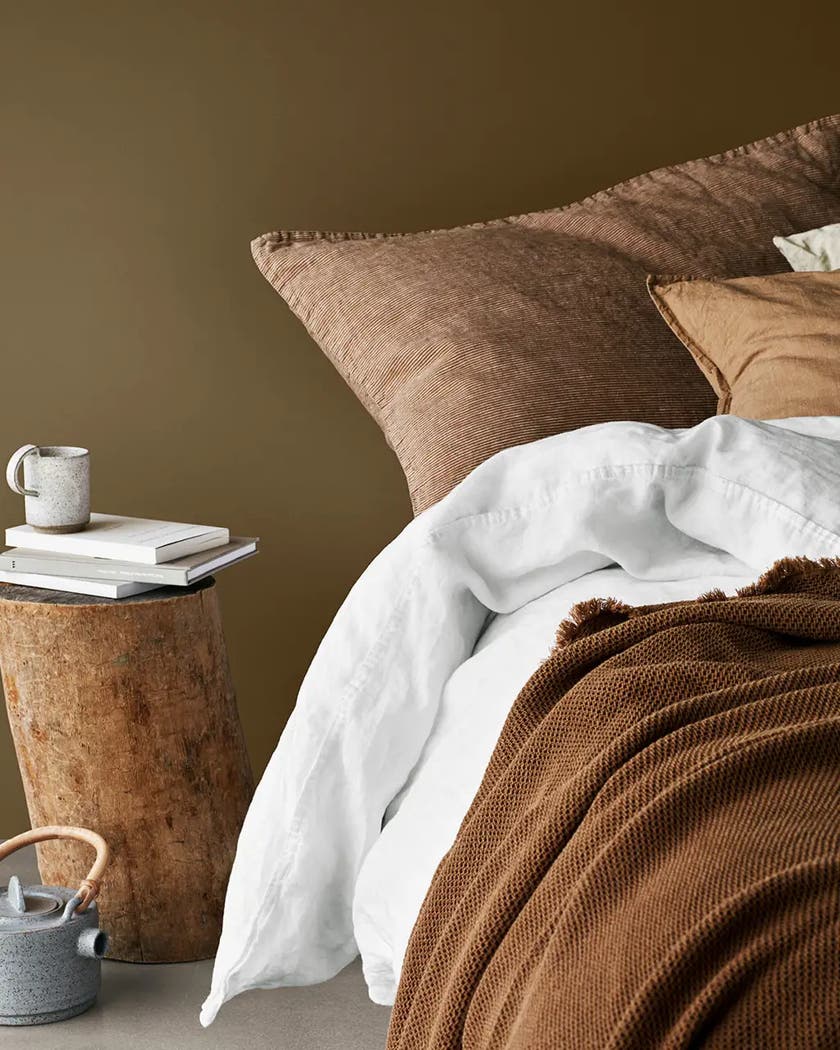 Golden Bronze 10963 - Jotun Lady Pure Color 0.75L