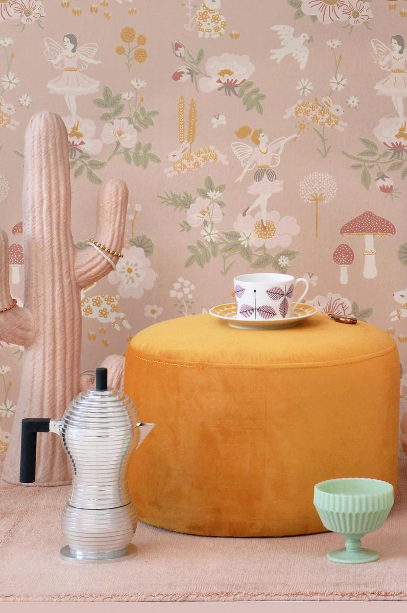 Majvillan - Old garden Poetry