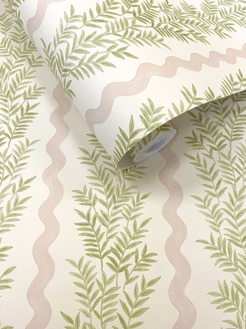 Intrade - Pipkin Stripe Cream Blush Tales of the Manor Tapet