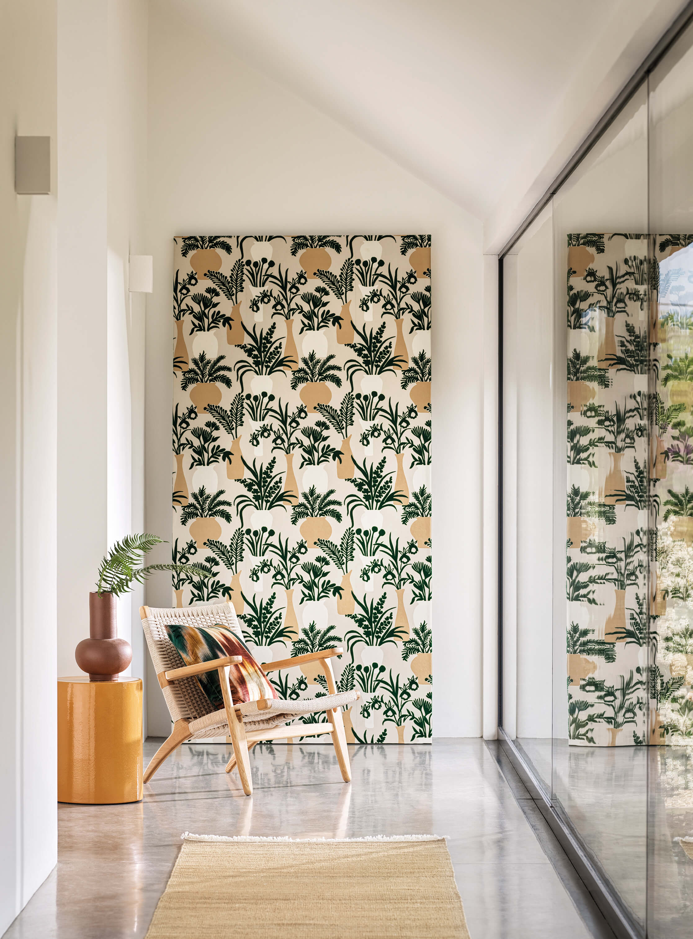 Osborne & Little - Amphora Irisa Amphora Emerald/Gol