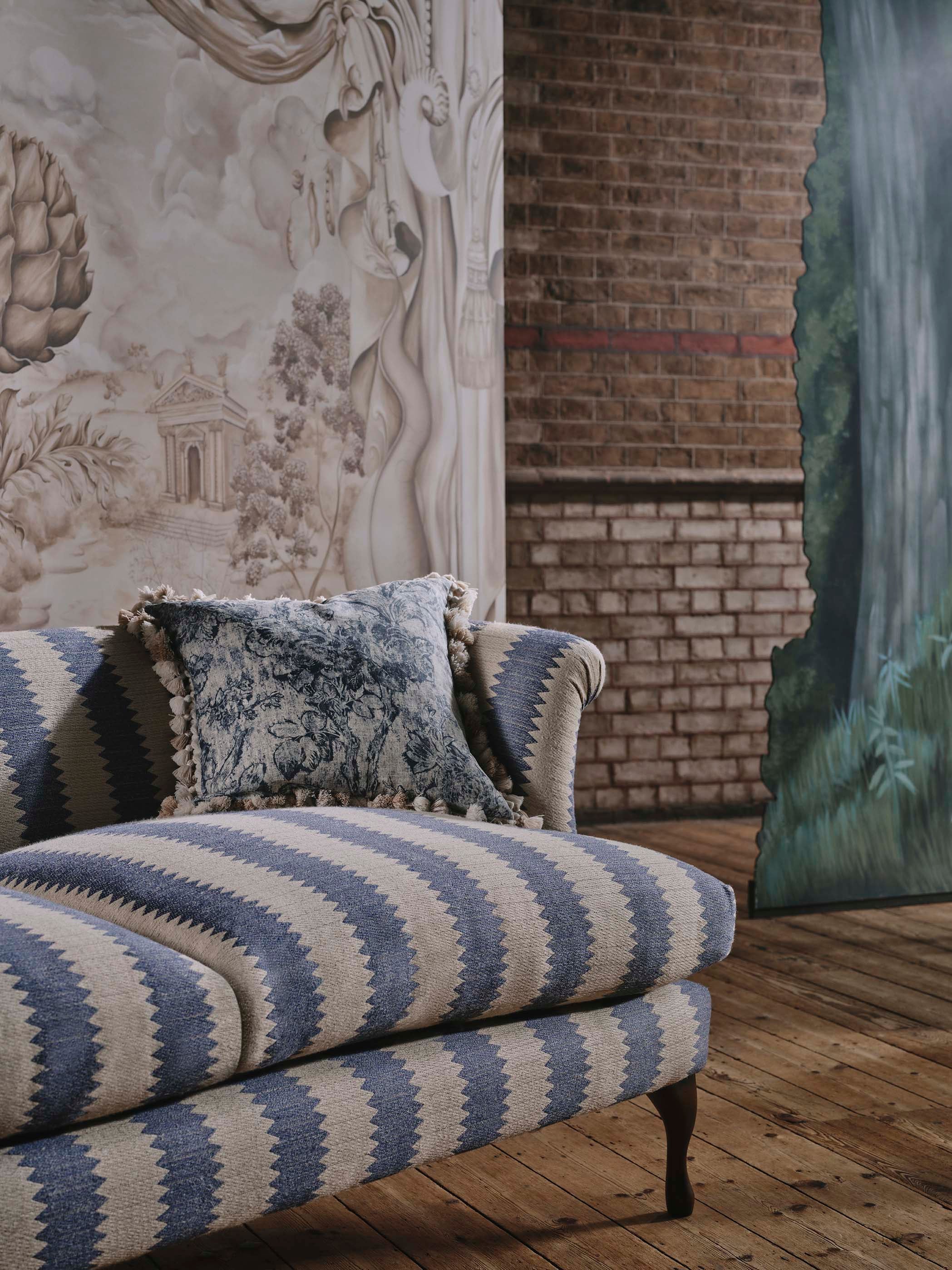 Sanderson - Pygmalion Alabaster Sanderson x Giles Deacon