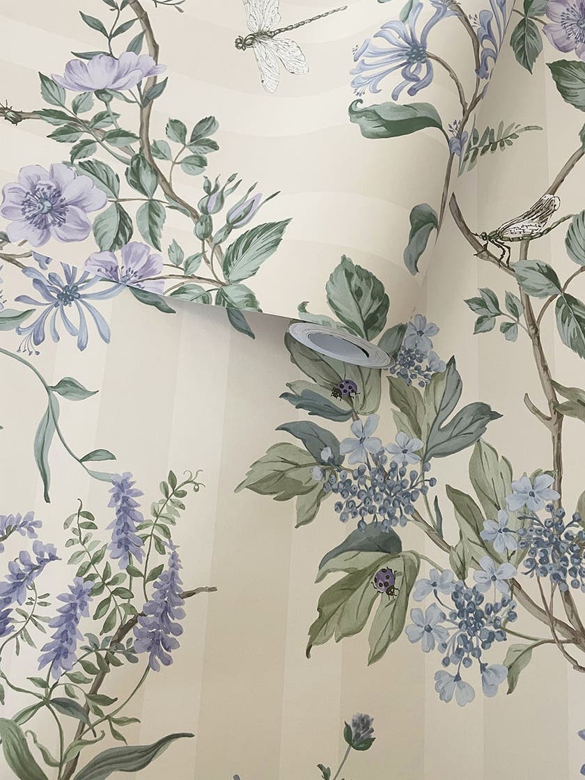 Intrade - Camberley Neutral Blue Tales of the Manor Tapet