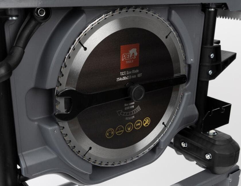 Bordssåg Pela 1800W