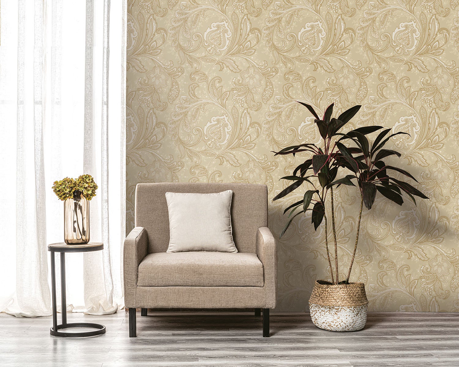 Fiona - Elegant Paisley