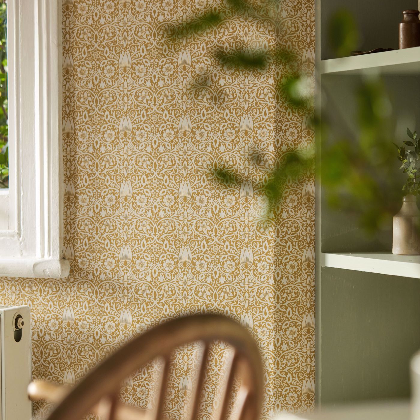 Morris & Co - Borage Sunflower Emery Walkers House Wall