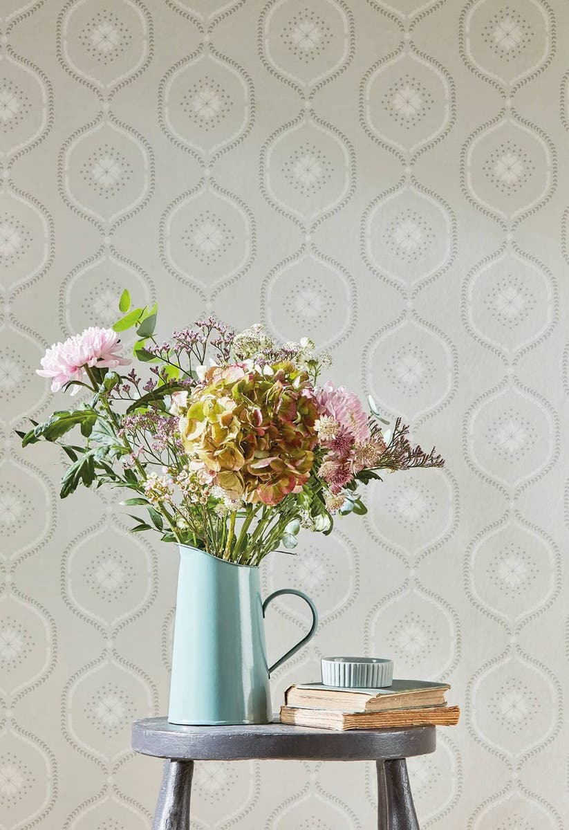 Sanderson - Milcombe Silver Littlemore Wallpapers