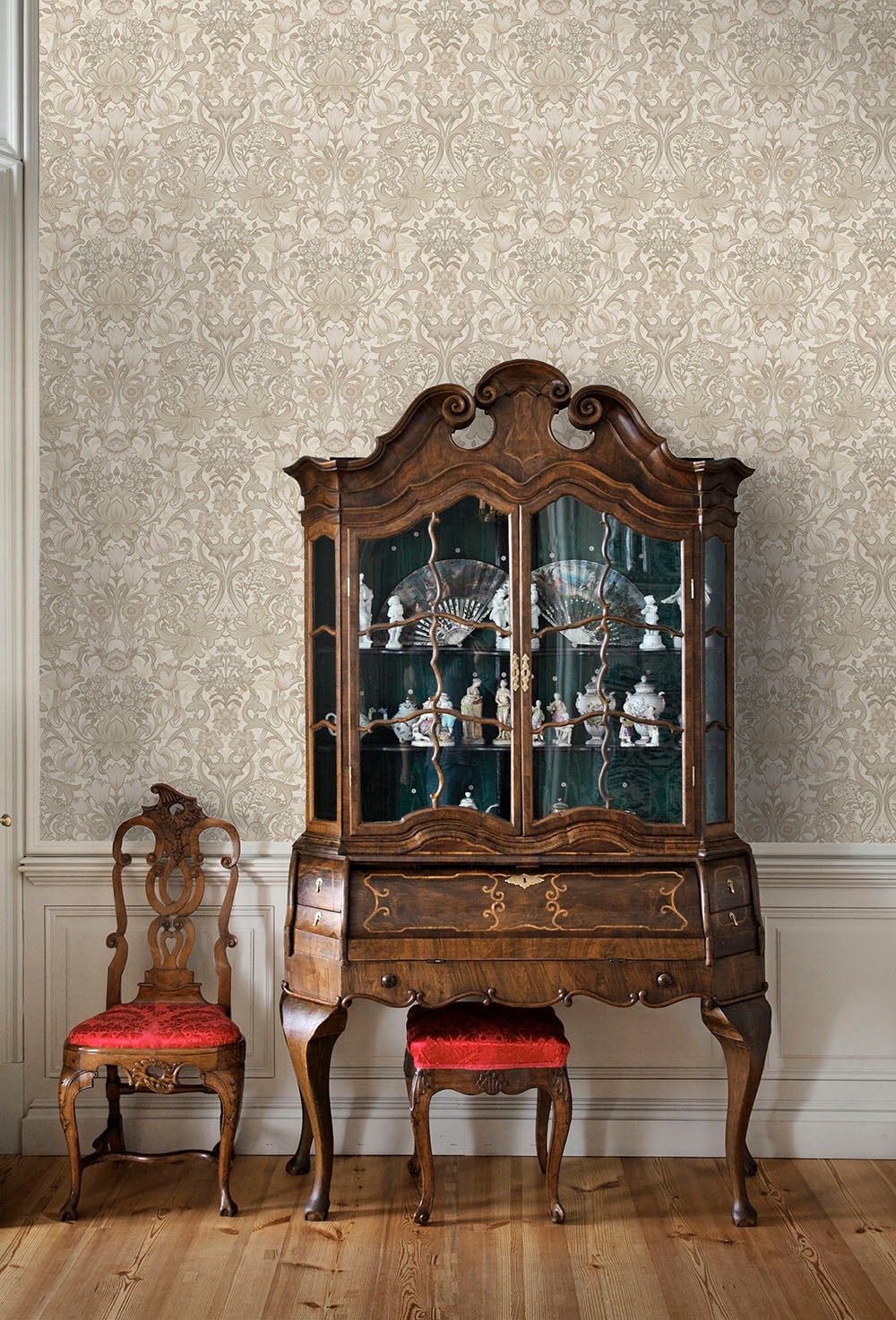 Intrade - Fleurmont Neutral Tales of the Manor Tapet