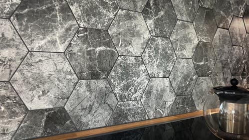 Marriott Marquina hex 14x16,3