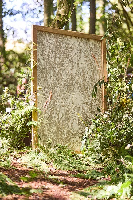 Sanderson - Meadow Canvas Gilver/Line Country Woodland Wallcove